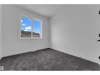 202 Linden LO photo 24