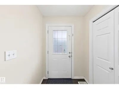 2829 18A AV NW photo 5