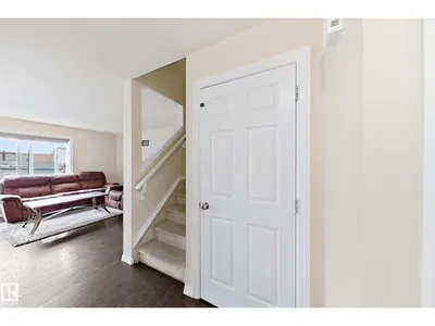 2829 18A AV NW photo 8