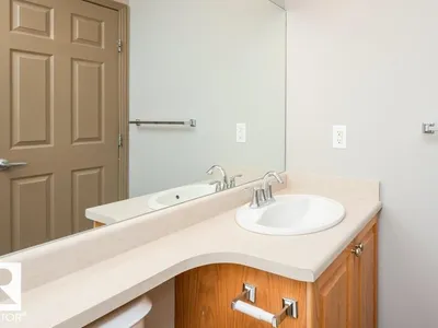401 5005 165 AV NW NW photo 12