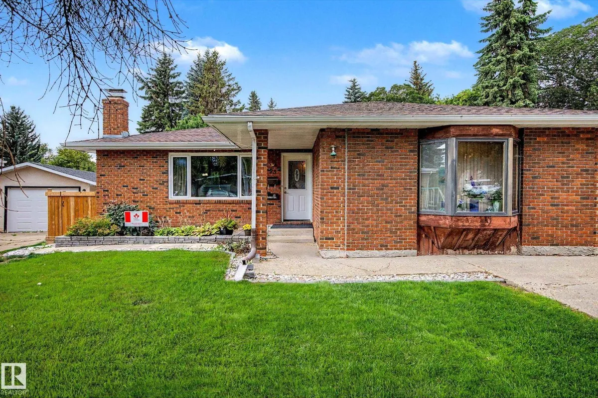 23 MONTCALM CR exterior