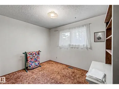 23 MONTCALM CR photo 29