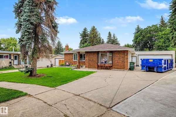 23 MONTCALM CR photo 3