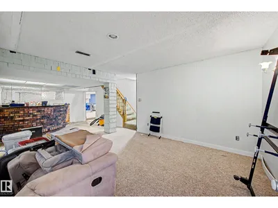 23 MONTCALM CR photo 40