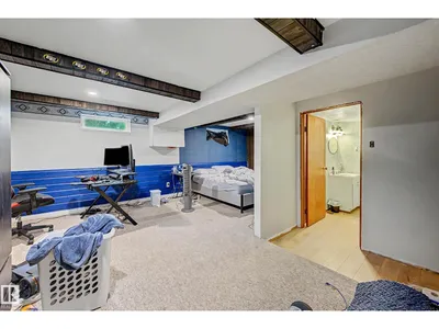 23 MONTCALM CR photo 47
