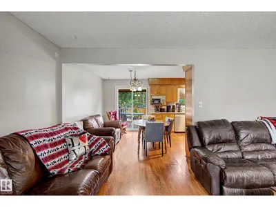 23 MONTCALM CR photo 9