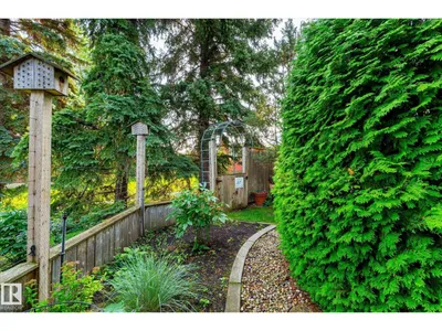 241 GREENOCH CR NW photo 52