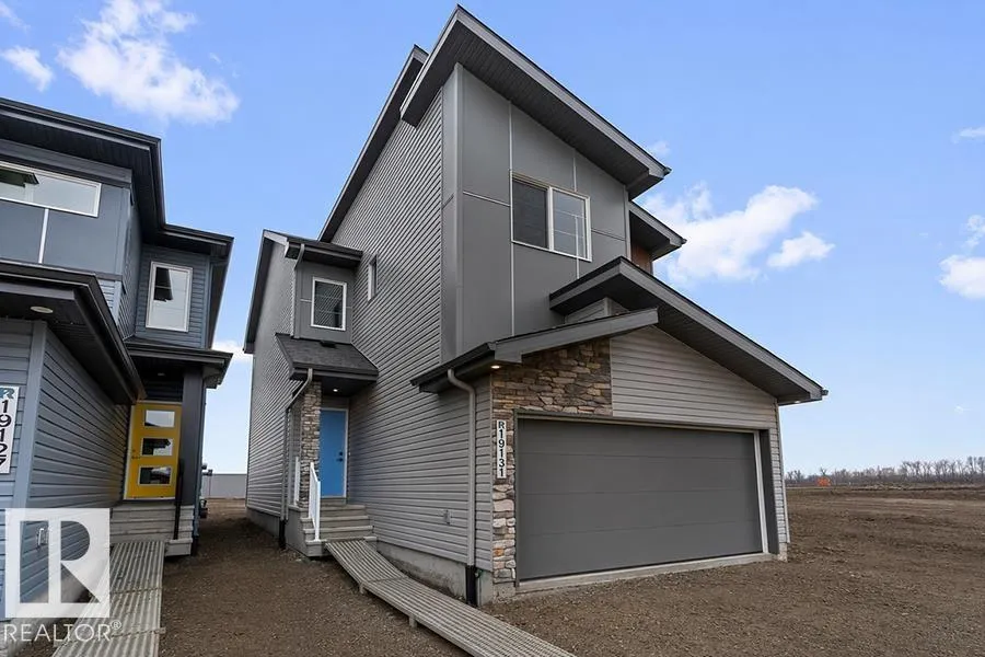 19131 20 AV NW exterior