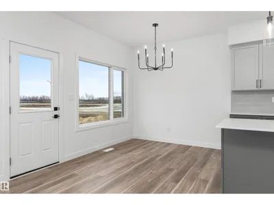 19131 20 AV NW photo 11