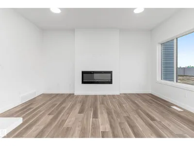 19131 20 AV NW photo 17