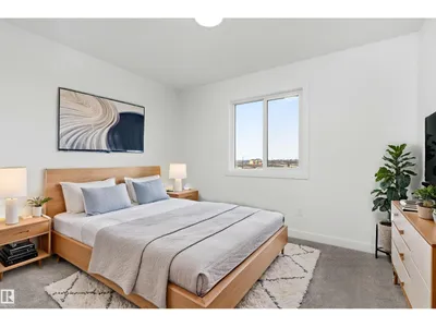 19131 20 AV NW photo 22