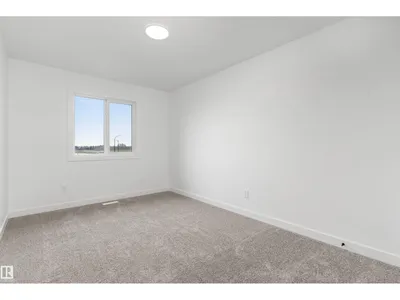 19131 20 AV NW photo 24