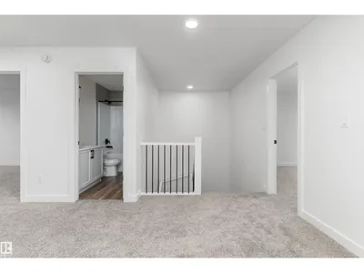 19131 20 AV NW photo 28