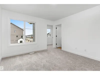 19131 20 AV NW photo 31
