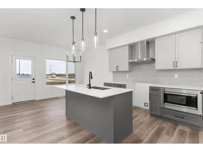 19131 20 AV NW photo 5