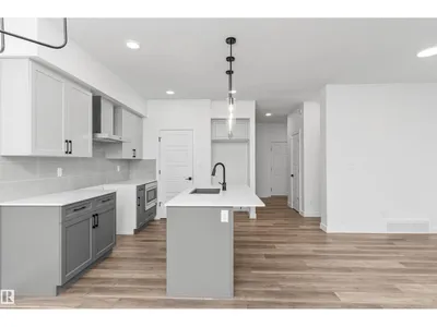 19131 20 AV NW photo 9