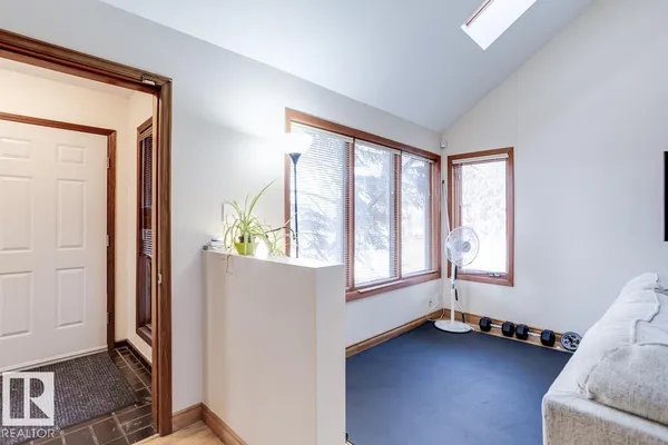 14002 106 AV NW photo 3