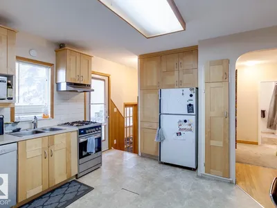 14002 106 AV NW photo 13