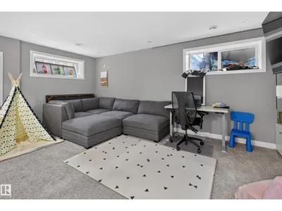 1241 MCCONACHIE BV NW photo 26