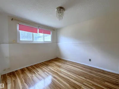 8817 163 ST NW photo 12
