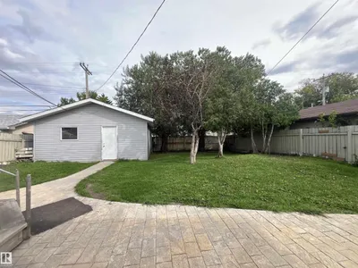 8817 163 ST NW photo 21