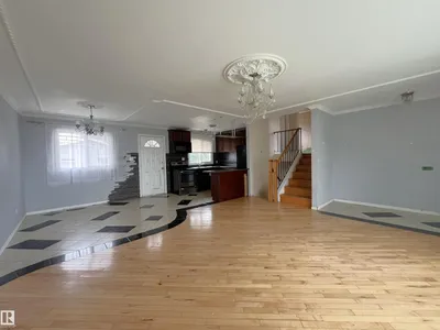 8817 163 ST NW photo 4