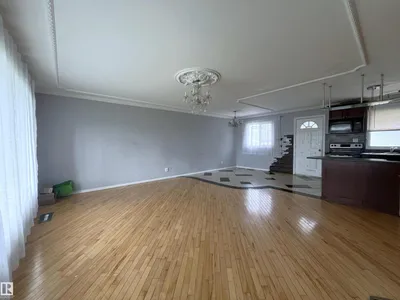 8817 163 ST NW photo 5