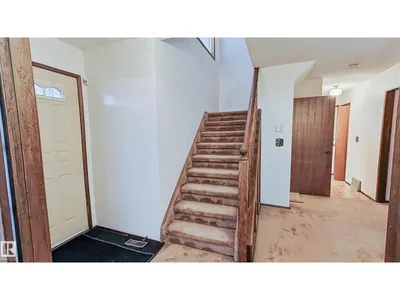 3031 79 ST NW NW photo 4