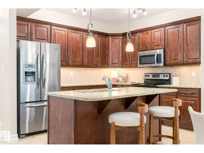 10143 123 ST NW photo 21