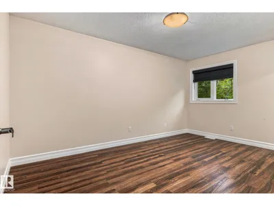 10143 123 ST NW photo 38