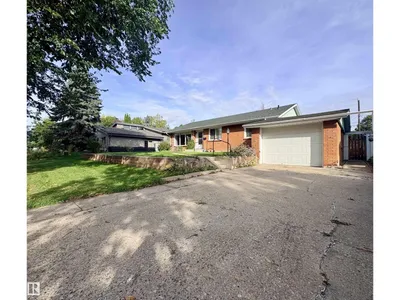 3834 110 AV NW photo 54
