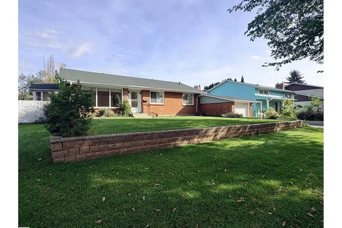 3834 110 AV NW exterior