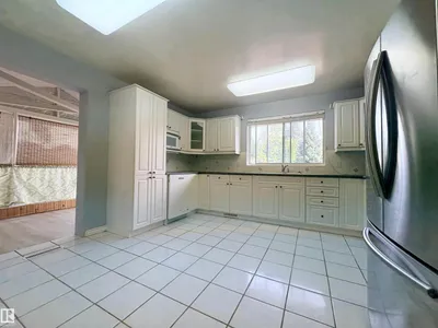 3834 110 AV NW photo 6