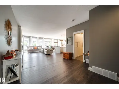 17707 9A AV SW photo 4