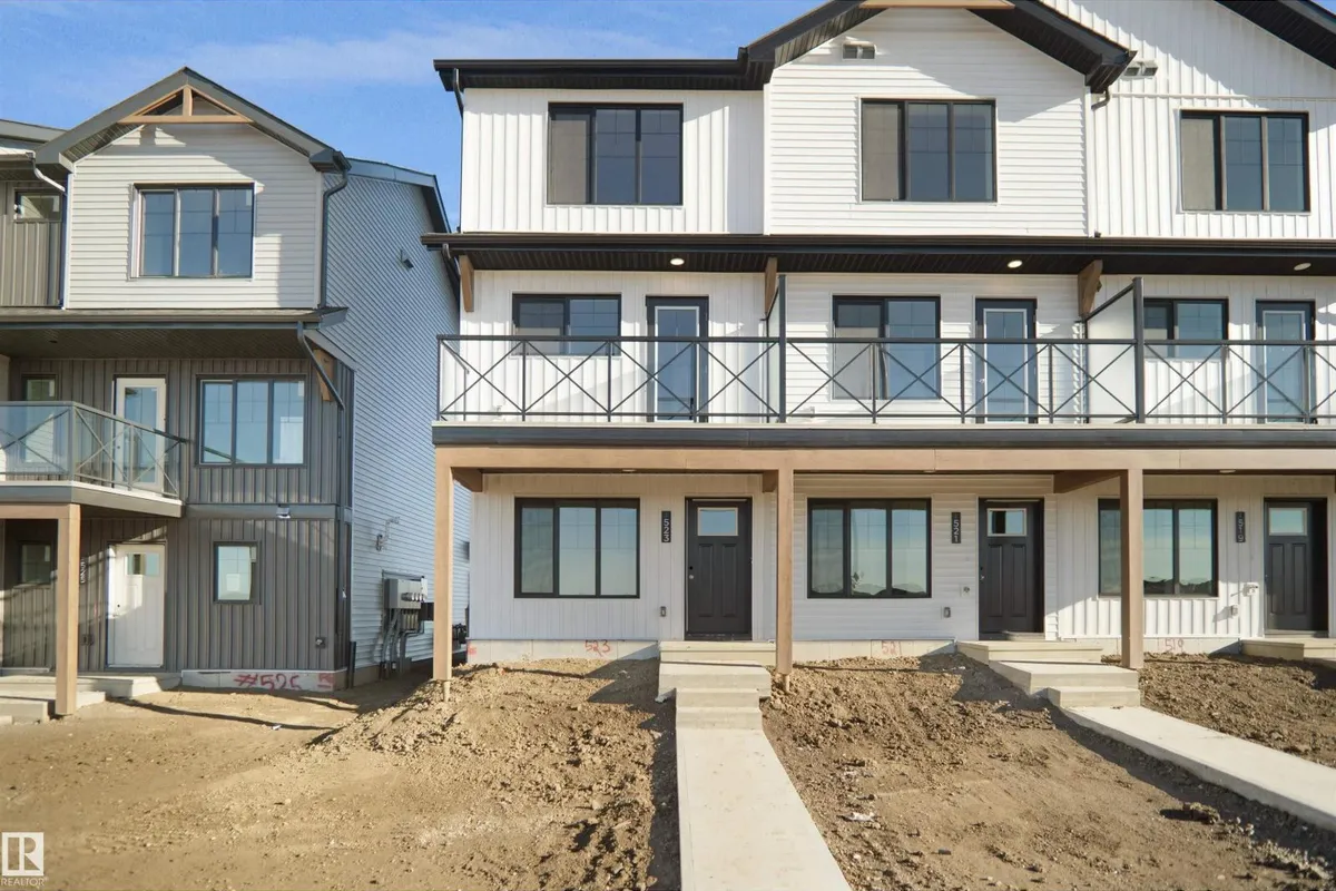 2040 MARQUIS WY NE exterior