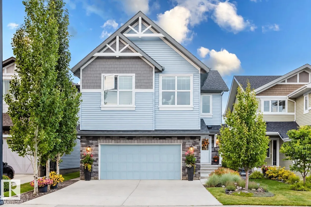 15820 15 AV SW exterior