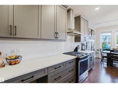 15820 15 AV SW photo 8