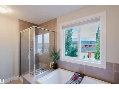 15820 15 AV SW photo 28