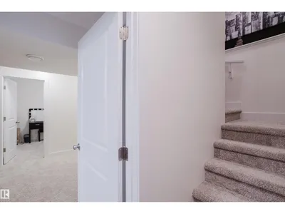 15820 15 AV SW photo 48
