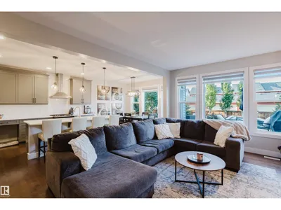 15820 15 AV SW photo 18