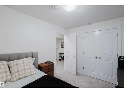 15820 15 AV SW photo 54