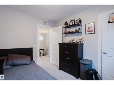 15820 15 AV SW photo 33