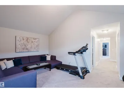 15820 15 AV SW photo 41