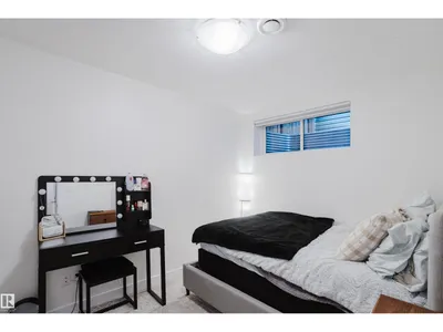 15820 15 AV SW photo 53