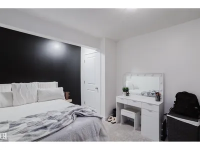 15820 15 AV SW photo 66