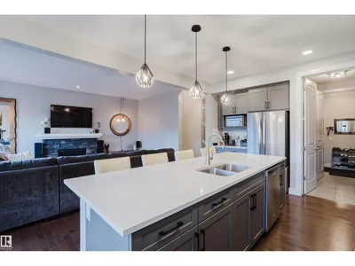 15820 15 AV SW photo 11