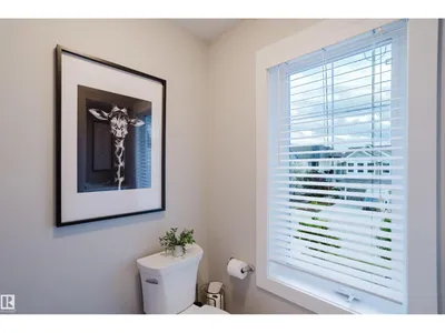 15820 15 AV SW photo 39