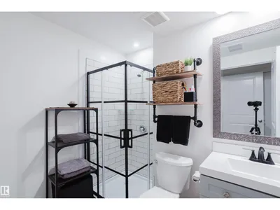 15820 15 AV SW photo 50