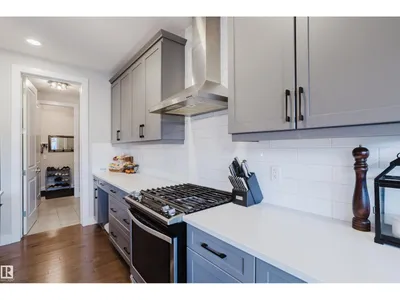 15820 15 AV SW photo 12