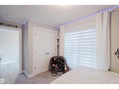 15820 15 AV SW photo 46